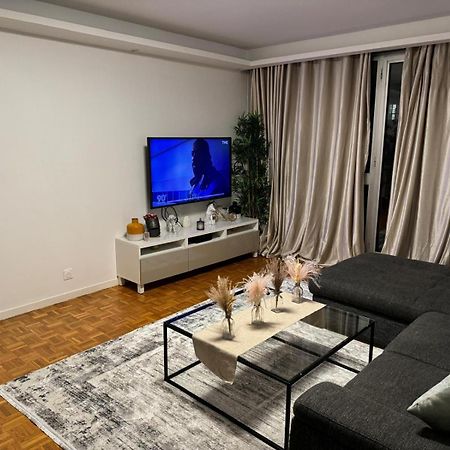 Appartement - La Defense Пюто Экстерьер фото
